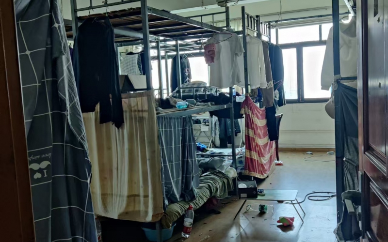 貴州省機(jī)關(guān)事務(wù)管理局國有資產(chǎn)管理服務(wù)中心貴陽市云巖區(qū)花溪大道北段128號(hào)靈達(dá)新苑B棟3層1-3號(hào)、B1單元4層1號(hào)房屋招租