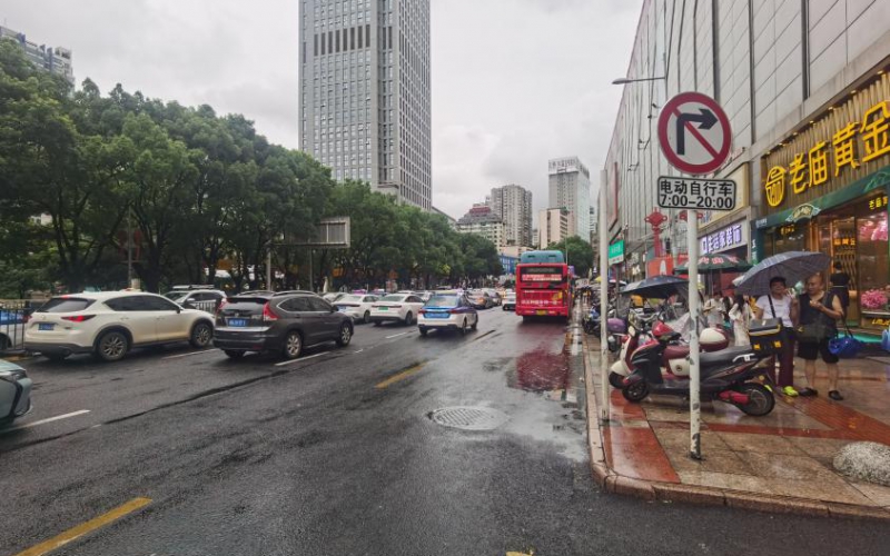 中華中路時代廣場1幢25層兩處資產(chǎn)轉(zhuǎn)讓（持有方：貴州省機關事務管理局國有資產(chǎn)管理服務中心）