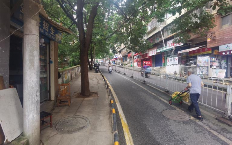 金頂山46幢1單元8層1號住宅轉(zhuǎn)讓（持有方：貴州省機關(guān)事務管理局國有資產(chǎn)管理服務中心）(二次掛牌)